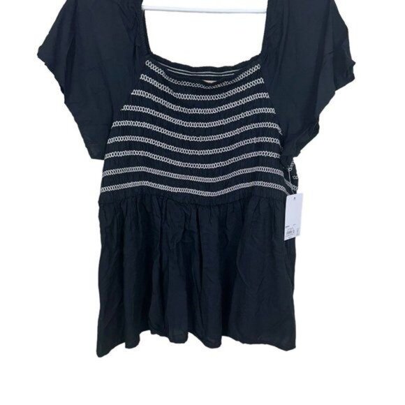 SO Women SZ L  Black-White Smocked Square Neck Flutter Sleeve Peplum Top Blouse - Picture 7 of 8